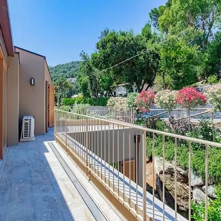 Apartment Baia Di Spartaia 1 *